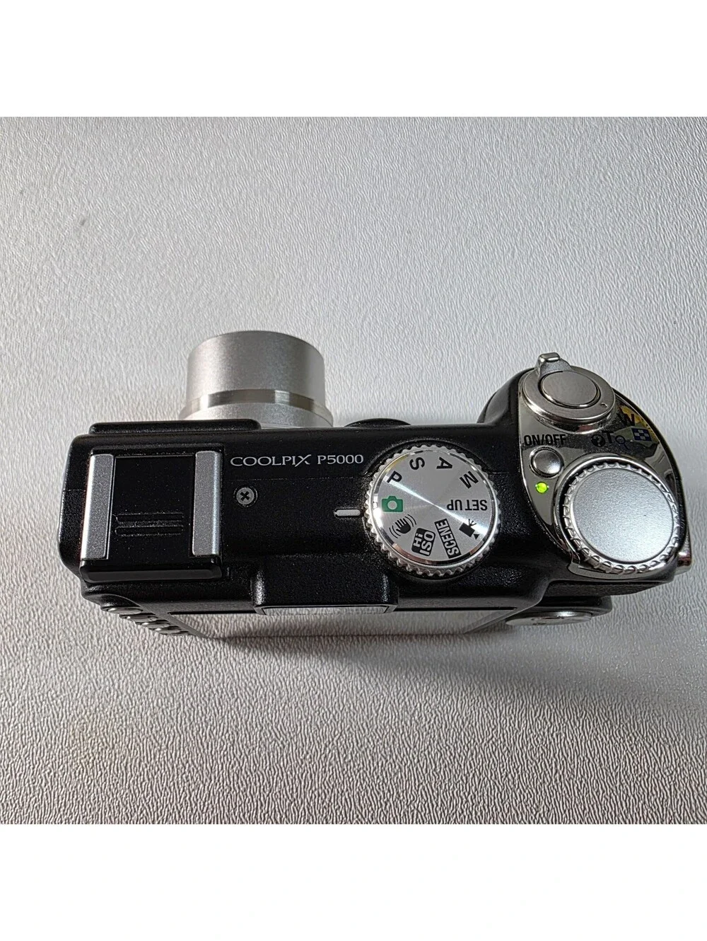 Nikon COOLPIX P5000 10MP Black Compact Camera 3.5x Zoom w/ Box Manual & Softcase